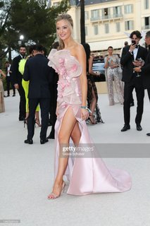 Lilly Krug feet photo thumbnail