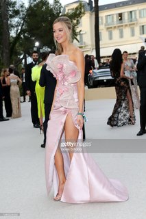 Lilly Krug feet photo thumbnail