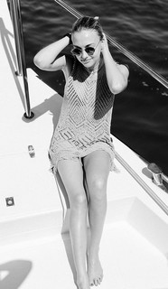 Lilly Krug feet photo thumbnail