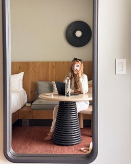 Lilly Krug feet photo thumbnail