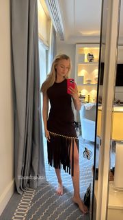 Lilly Krug feet photo thumbnail