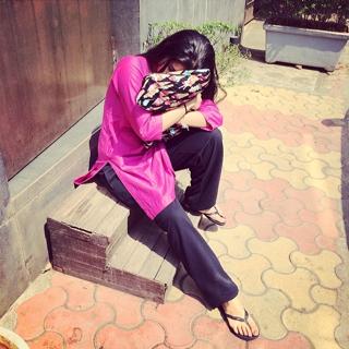 Lilly Singh feet photo thumbnail