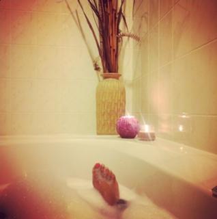 Lilly Singh feet photo thumbnail