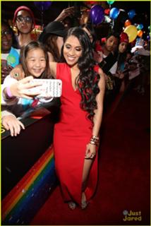 Lilly Singh feet photo thumbnail