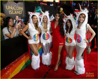 Lilly Singh feet photo thumbnail