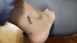 Lilly Singh feet photo thumbnail