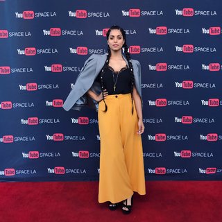 Lilly Singh feet photo thumbnail