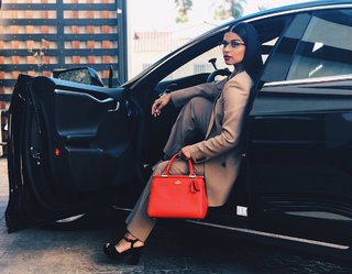 Lilly Singh feet photo thumbnail
