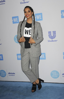 Lilly Singh feet photo thumbnail