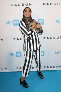 Lilly Singh feet photo thumbnail