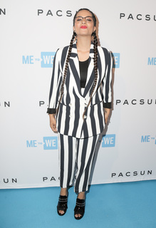 Lilly Singh feet photo thumbnail