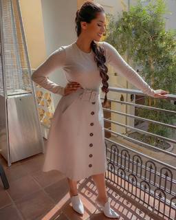 Lilly Singh feet photo thumbnail