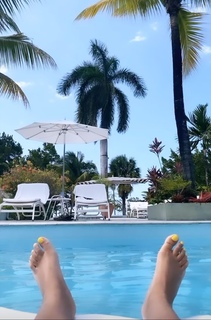 Lilly Singh feet photo thumbnail