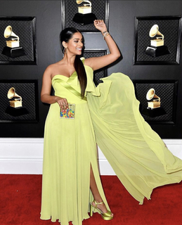 Lilly Singh feet photo thumbnail