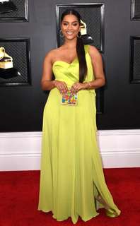 Lilly Singh feet photo thumbnail
