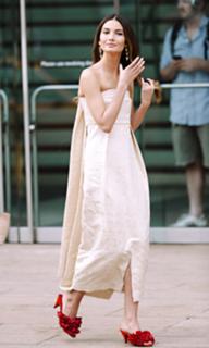 Lily Aldridge feet photo thumbnail