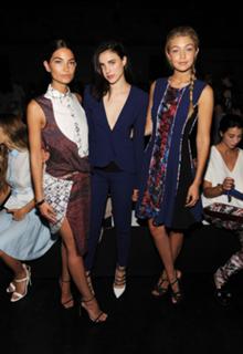 Lily Aldridge feet photo thumbnail