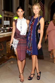 Lily Aldridge feet photo thumbnail