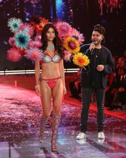 Lily Aldridge feet photo thumbnail