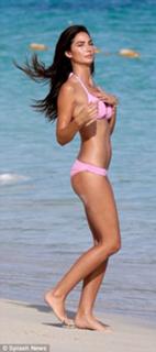 Lily Aldridge feet photo thumbnail