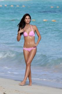 Lily Aldridge feet photo thumbnail