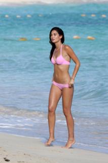 Lily Aldridge feet photo thumbnail