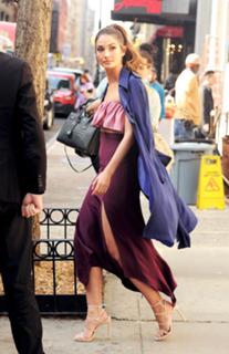 Lily Aldridge feet photo thumbnail