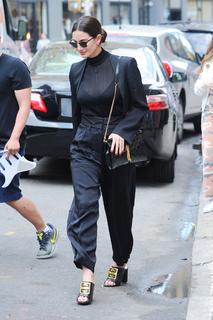 Lily Aldridge feet photo thumbnail