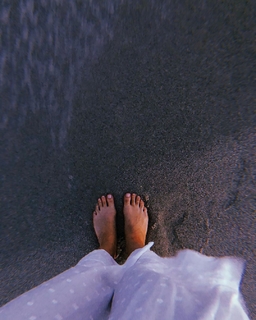 Lily Aldridge feet photo thumbnail