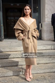 Lily Aldridge feet photo thumbnail