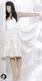 Lily Allen feet photo thumbnail