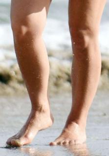 Lily Allen feet photo thumbnail