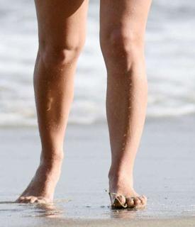 Lily Allen feet photo thumbnail