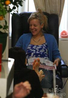 Lily Allen feet photo thumbnail