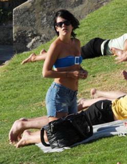 Lily Allen feet photo thumbnail