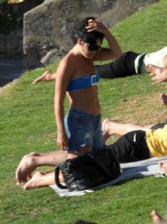 Lily Allen feet photo thumbnail