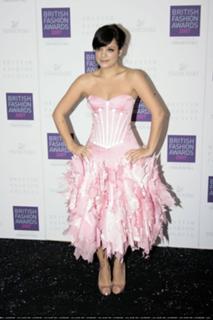 Lily Allen feet photo thumbnail