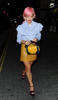 Lily Allen feet photo thumbnail