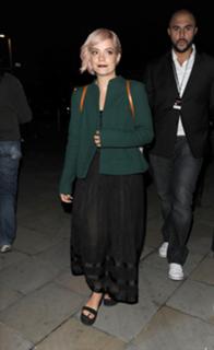 Lily Allen feet photo thumbnail