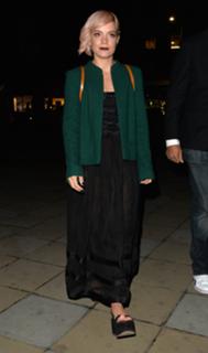 Lily Allen feet photo thumbnail