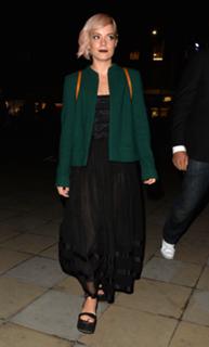 Lily Allen feet photo thumbnail