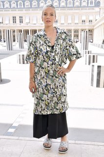 Lily Allen feet photo thumbnail
