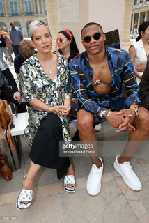 Lily Allen feet photo thumbnail