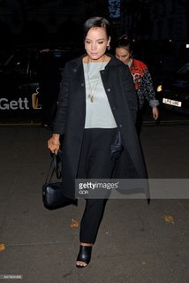 Lily Allen feet photo thumbnail