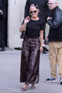 Lily Allen feet photo thumbnail
