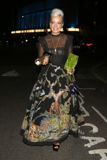 Lily Allen feet photo thumbnail