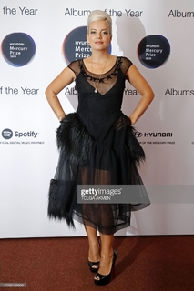 Lily Allen feet photo thumbnail
