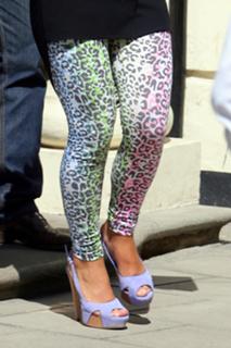 Lily Allen feet photo thumbnail