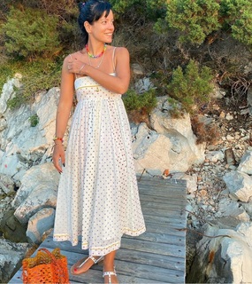 Lily Allen feet photo thumbnail