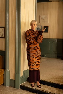 Lily Allen feet photo thumbnail